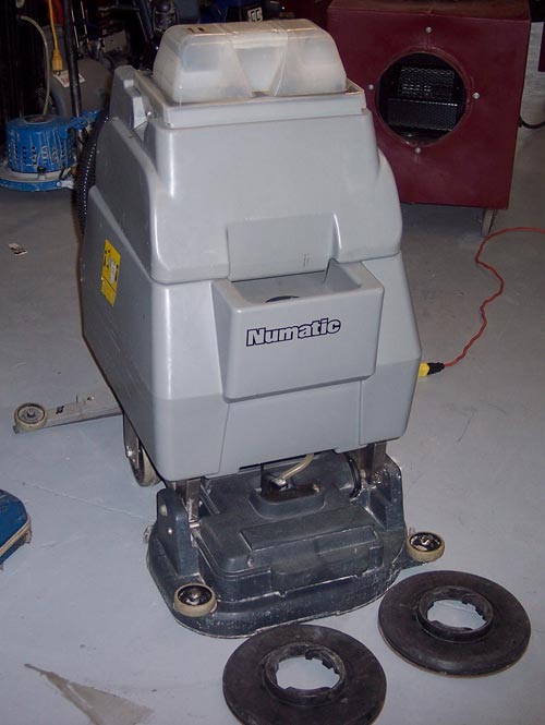 Neumatic Auto Scrubber