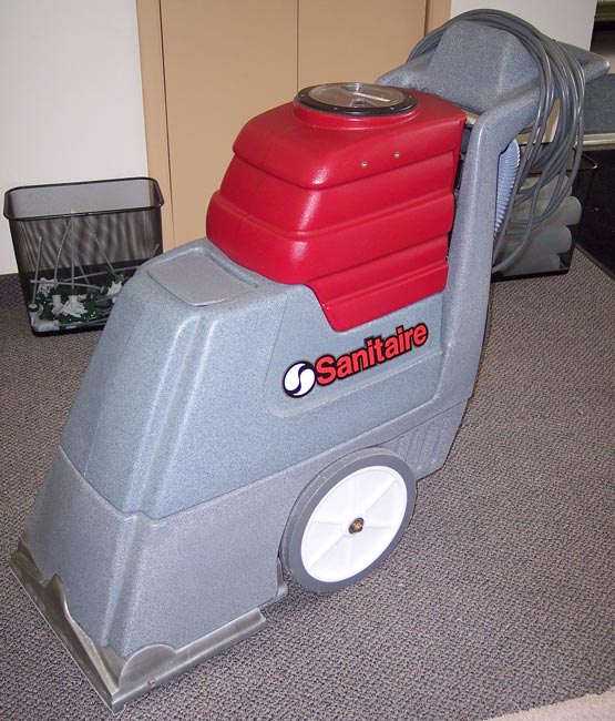 Sanitaire 17 inch self contained carpet cleaning machine